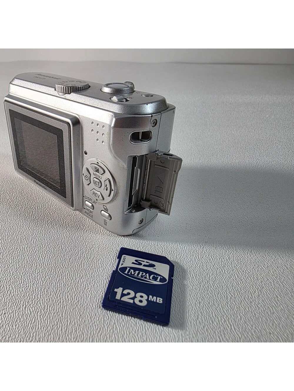 Panasonic LUMIX DMC-LZ3 5MP Digital Camera with 6x Optical Zoom (Silver) W/Card